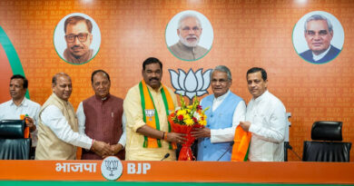 Debashish Joins BJP
