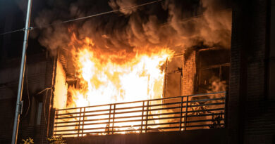 A fire broke out in a 21-storey residential building in Noida, with a suspected air-conditioner explosion believed to have triggered the blaze. 🔥🏢🚒⚠️🚨