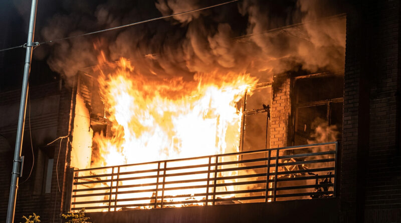 A fire broke out in a 21-storey residential building in Noida, with a suspected air-conditioner explosion believed to have triggered the blaze. 🔥🏢🚒⚠️🚨