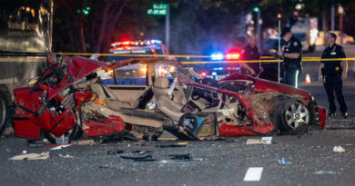 BMW crashes into a Hyva truck in a devastating accident; two people lose their lives and the car is completely wrecked. 🚗💥🚛🕯️⚠️