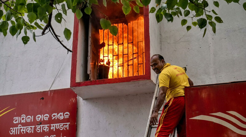 Fire breaks out at a post office; important documents and computers destroyed in the blaze. 🔥📄💻⚠️