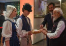 Narendra Modi receives a unique welcome in Slovakia, where he was greeted with the traditional offering of bread and salt. 🇮🇳🤝🇸🇰🍞🧂✨