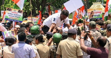 Alleging a deteriorating law-and-order situation in the state, Odisha Janata Congress stages a protest and gheraos the DGP office. 🚨🏛️🚩⚖️