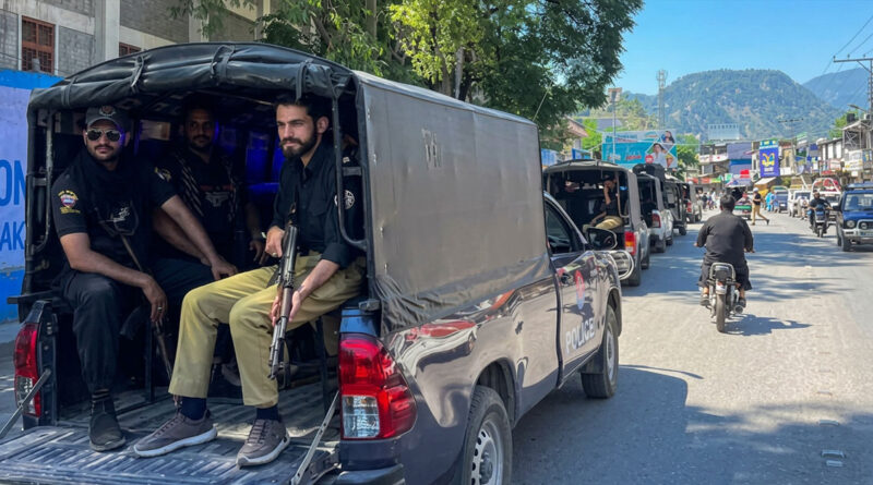 Alleged crackdown by the Pakistani military in Pakistan-occupied Kashmir; firing on protesters reportedly leaves 16 dead. ⚠️🔫🕯️🌍