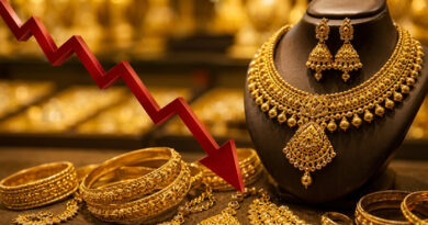 Gold prices decline, bringing relief to buyers and investors. 🪙📉💰✨