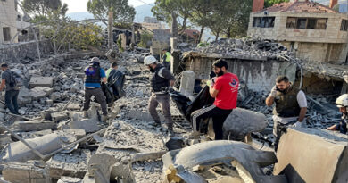 Despite the ceasefire, Israel carried out attacks in southern Lebanon, leaving five people dead and escalating tensions in the region. ⚔️💥🕯️🌍🚨