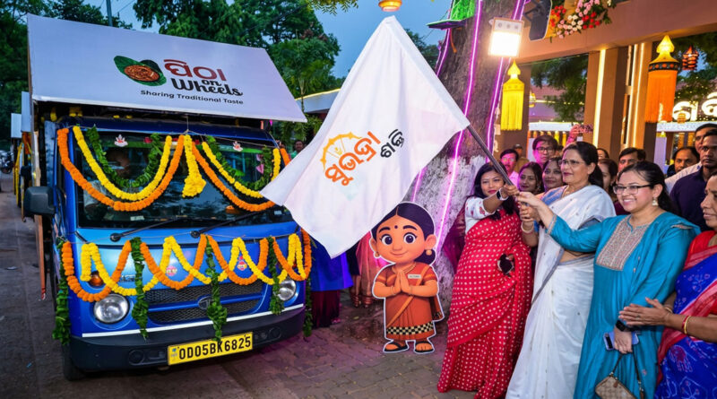 ‘Pitha on Wheels’ service launched for the celebration of Raja Festival, bringing traditional delicacies closer to people. 🛺🍘🎉✨
