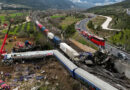 Two trains collide head-on on the same track. 🚆💥⚠️