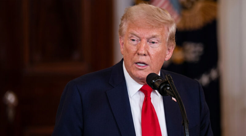 Donald Trump says the United States will not provide $300 billion in aid to Iran. 💰🚫🇺🇸🇮🇷⚠️