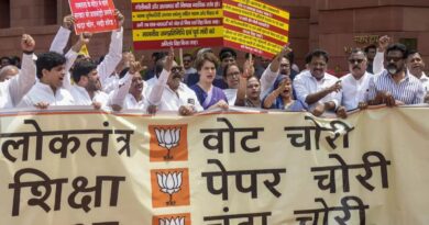 Opposition MPs Protest in Parliament, Demand Shah Apologies Over Student Crackdown