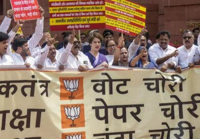Opposition MPs Protest in Parliament, Demand Shah Apologies Over Student Crackdown