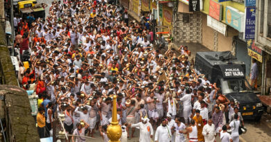 Over 2.25 Lakh Devotees Visit Kashi Vishwanath Temple by 7 AM on First Shravan Monday
