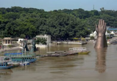 Ganga Water Level Rises Above Warning Mark in Varanasi; Boat Services Halted